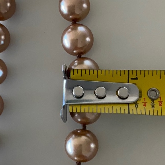 Unsigned Dark Champagne Gold Tone Knotted Faux Pearl Necklace Classic - Picture 15 of 16